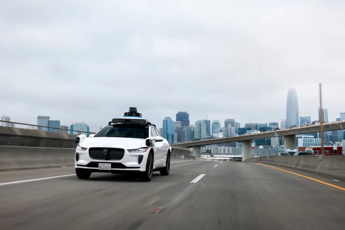 Waymo 暫停高速無人車：工程路段同水浸先係商用硬仗