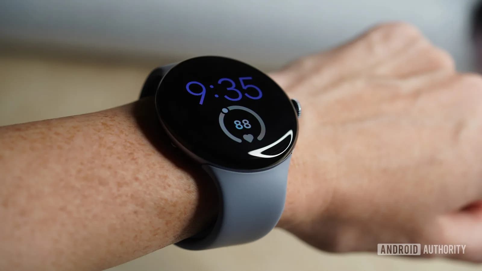 Pixel Watch 緊急分享升級：自動通知緊急聯絡人，但香港要睇清限制