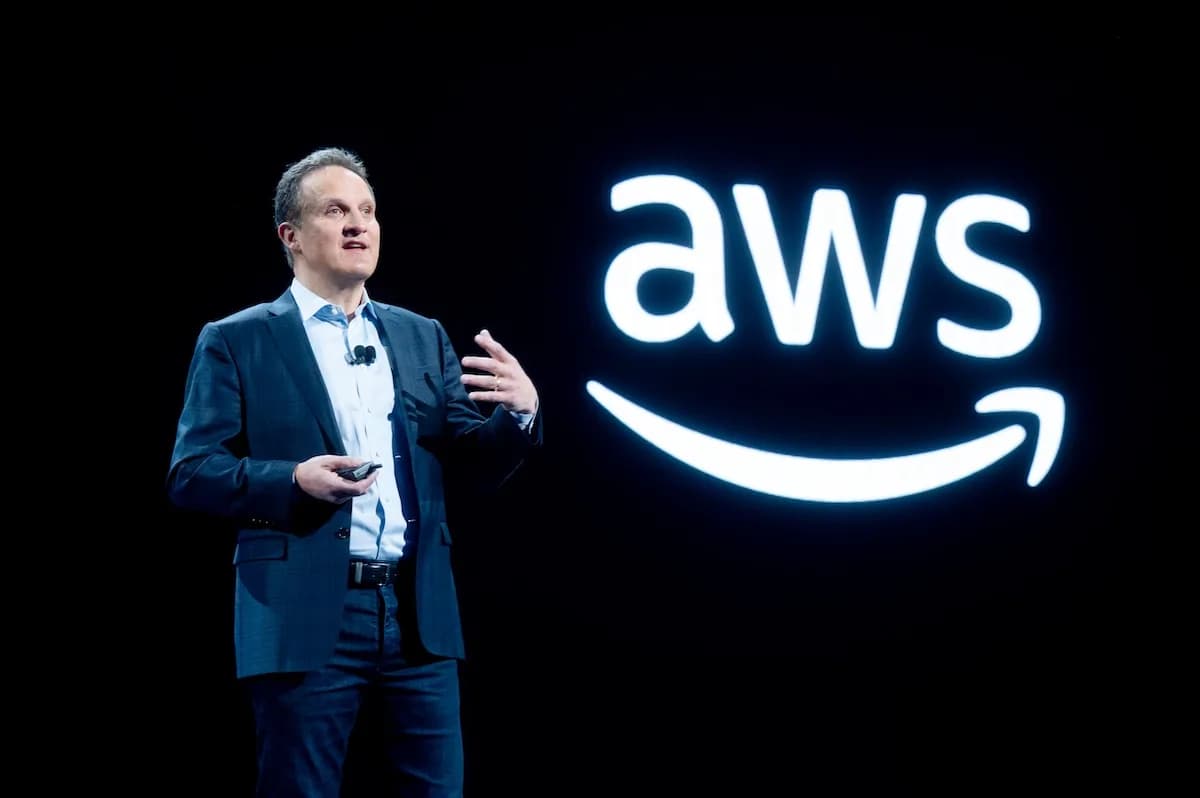 Amazon 用 10 億美元砌 FDE 隊，企業 AI agent 開始鬥人手部署