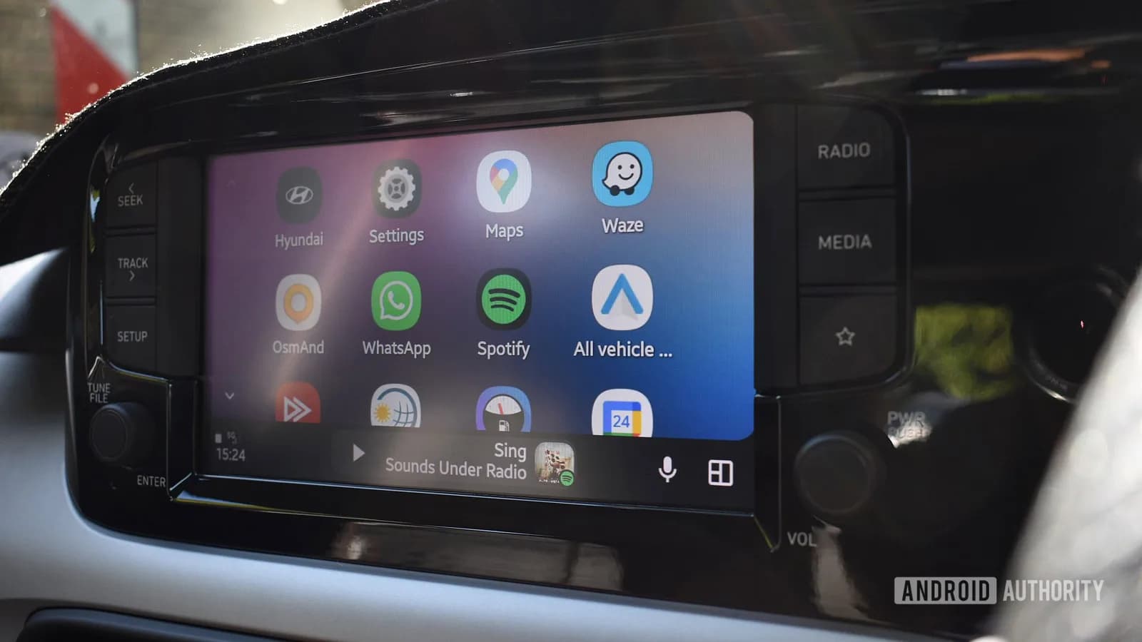 Android Auto 17.2 又傳斷線 crash：導航播歌用家唔好急住更新