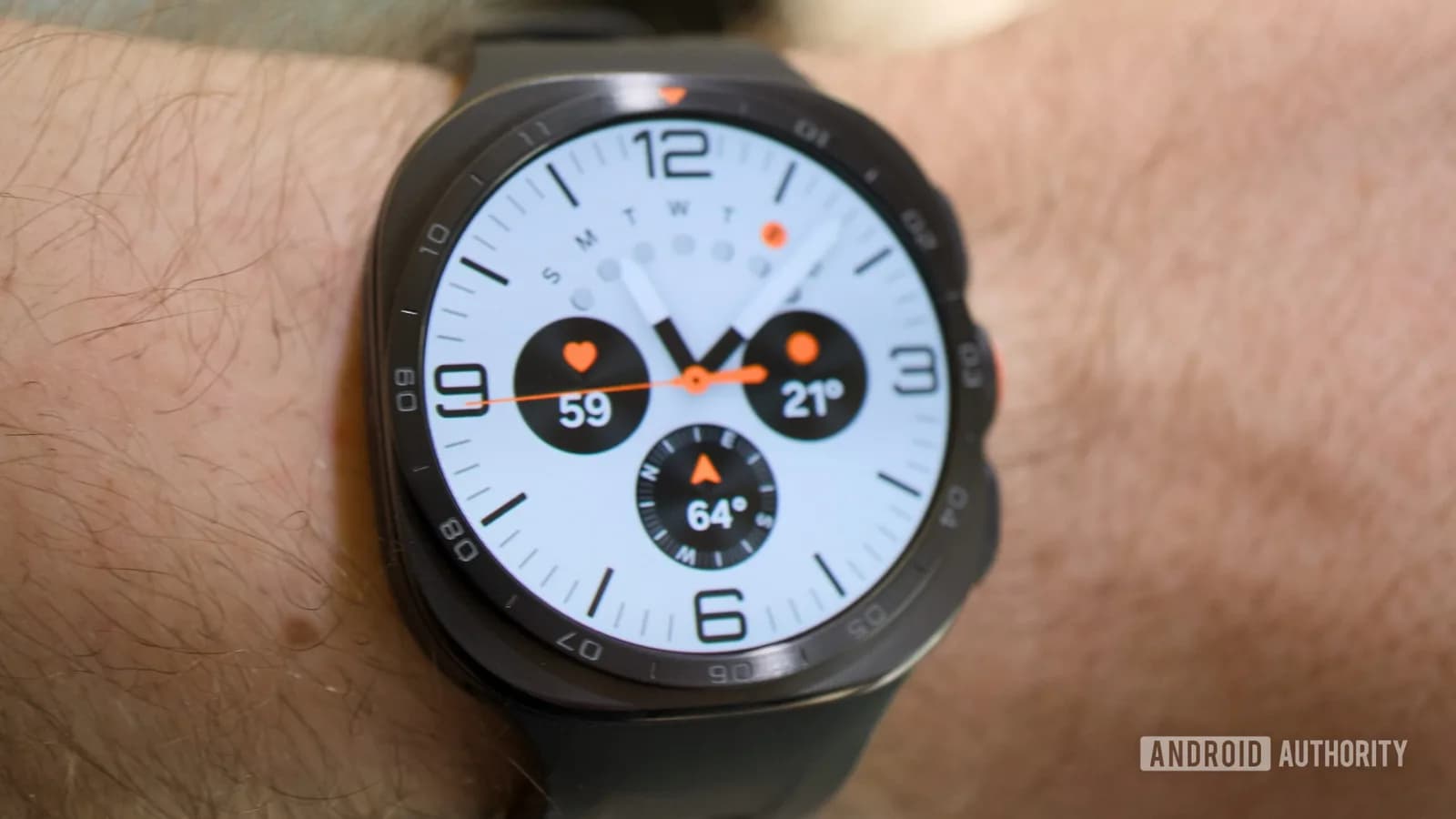 Galaxy Watch Ultra 2 賣 HK$5,498，完整潛水功能仲可能要月費