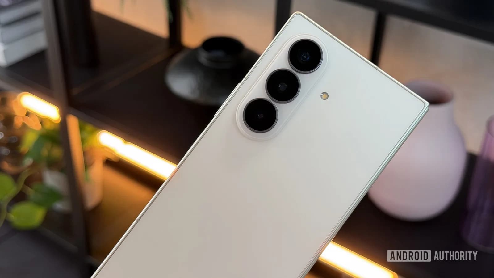 Galaxy Z Fold 8 Ultra 貴 US$200，相機同舊比例值唔值？