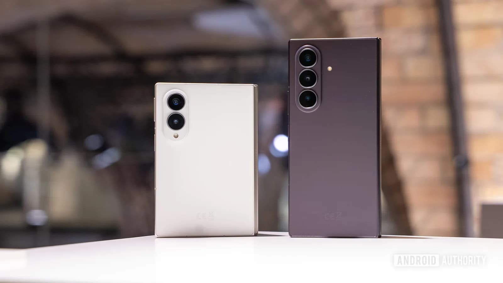 Galaxy Z Fold8 Ultra 貴 HK$1,600 值唔值？港行兩款摺機逐項拆解