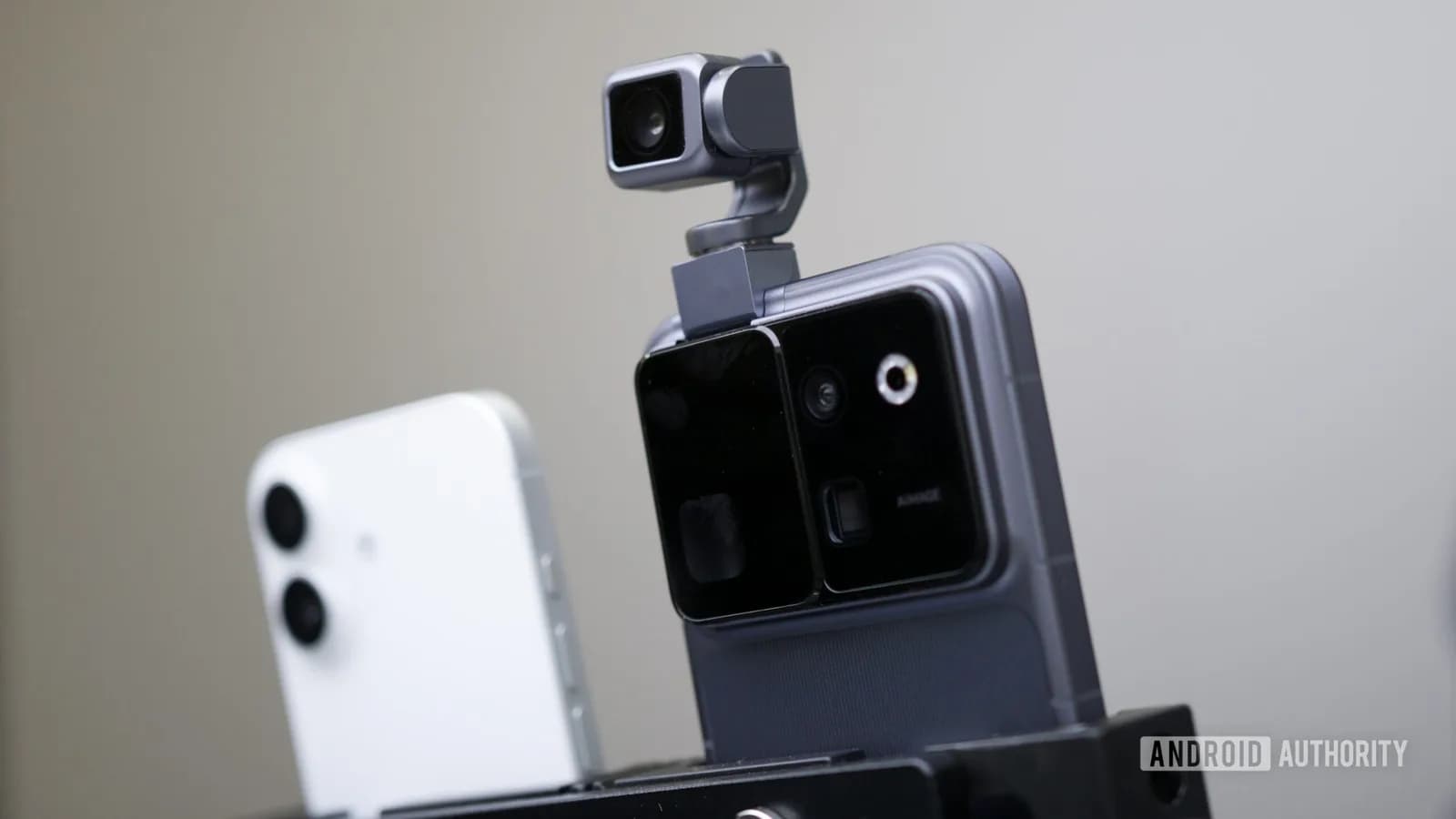HONOR Robot Phone 公布雙 200MP：機械雲台點樣幫創作者拍片