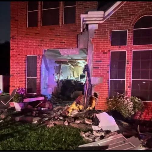 NTSB：Tesla 撞屋前油門踩盡，FSD 紀錄確認咗咩？