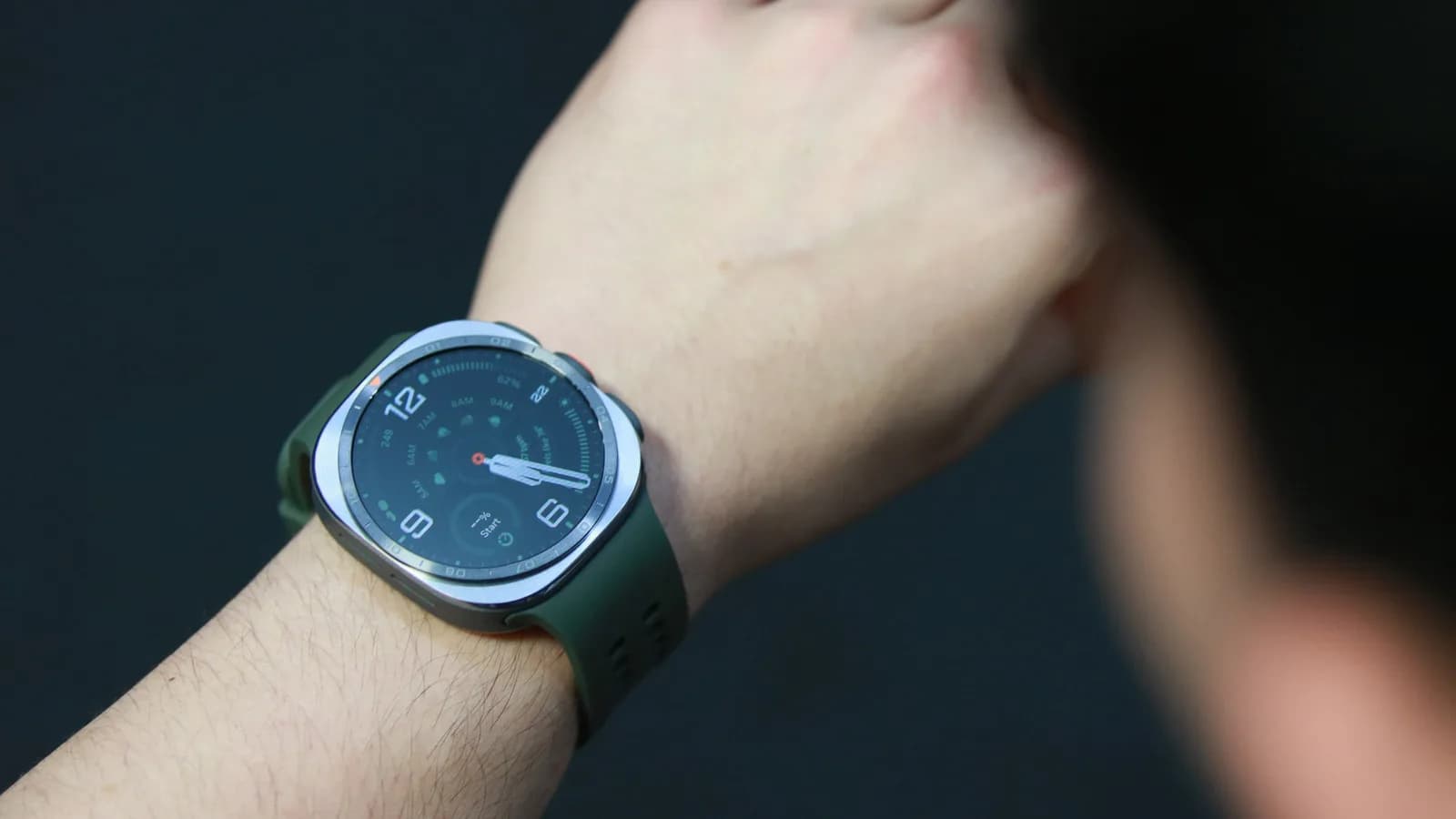 Galaxy Watch Ultra2 港售 HK$5,498：電池加大，值唔值得由上代升級？