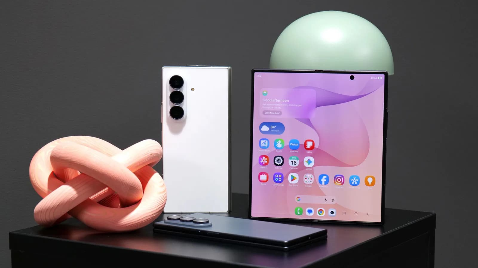 Galaxy Z Fold8 Ultra 對 S26 Ultra：同樣 5,000mAh，差價買到啲咩？