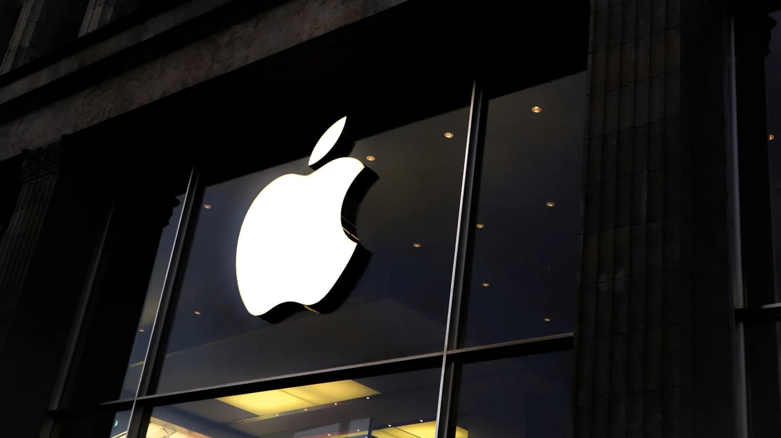 M2 Ultra 頂唔住新 Siri：Apple 傳物色 AI 晶片公司補 server 缺口