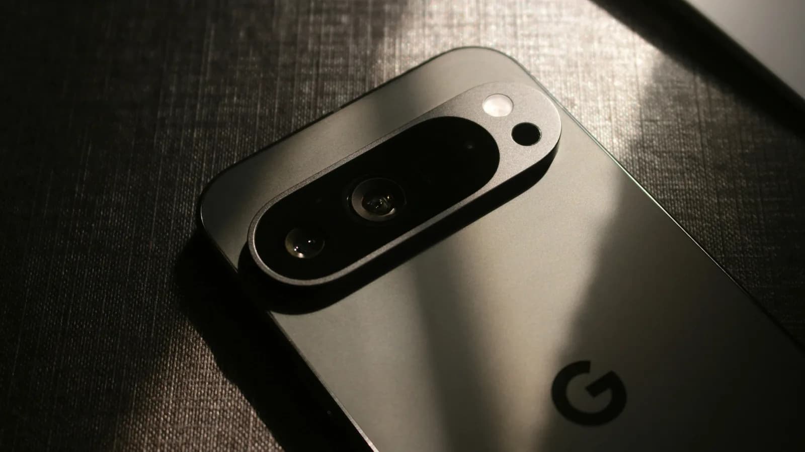 Pixel 7 月更新修好異常耗電未？官方名單、版本核對同觀察方法