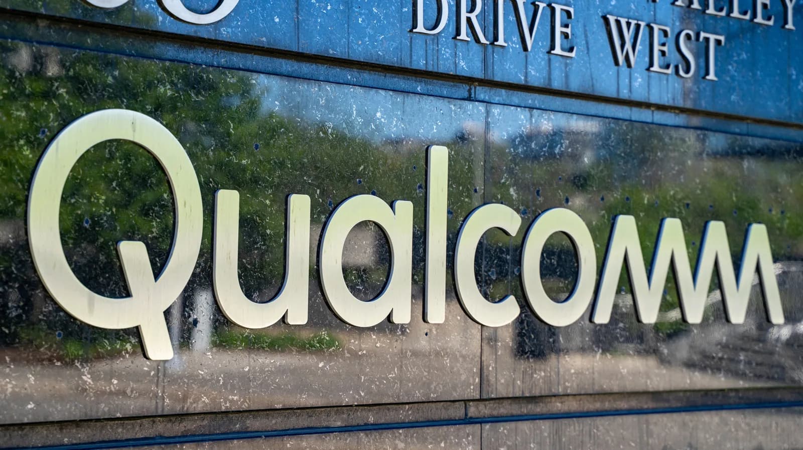 Qualcomm 據報 9 月加晶片價，Android 旗艦、摺機同 Snapdragon PC 點受影響