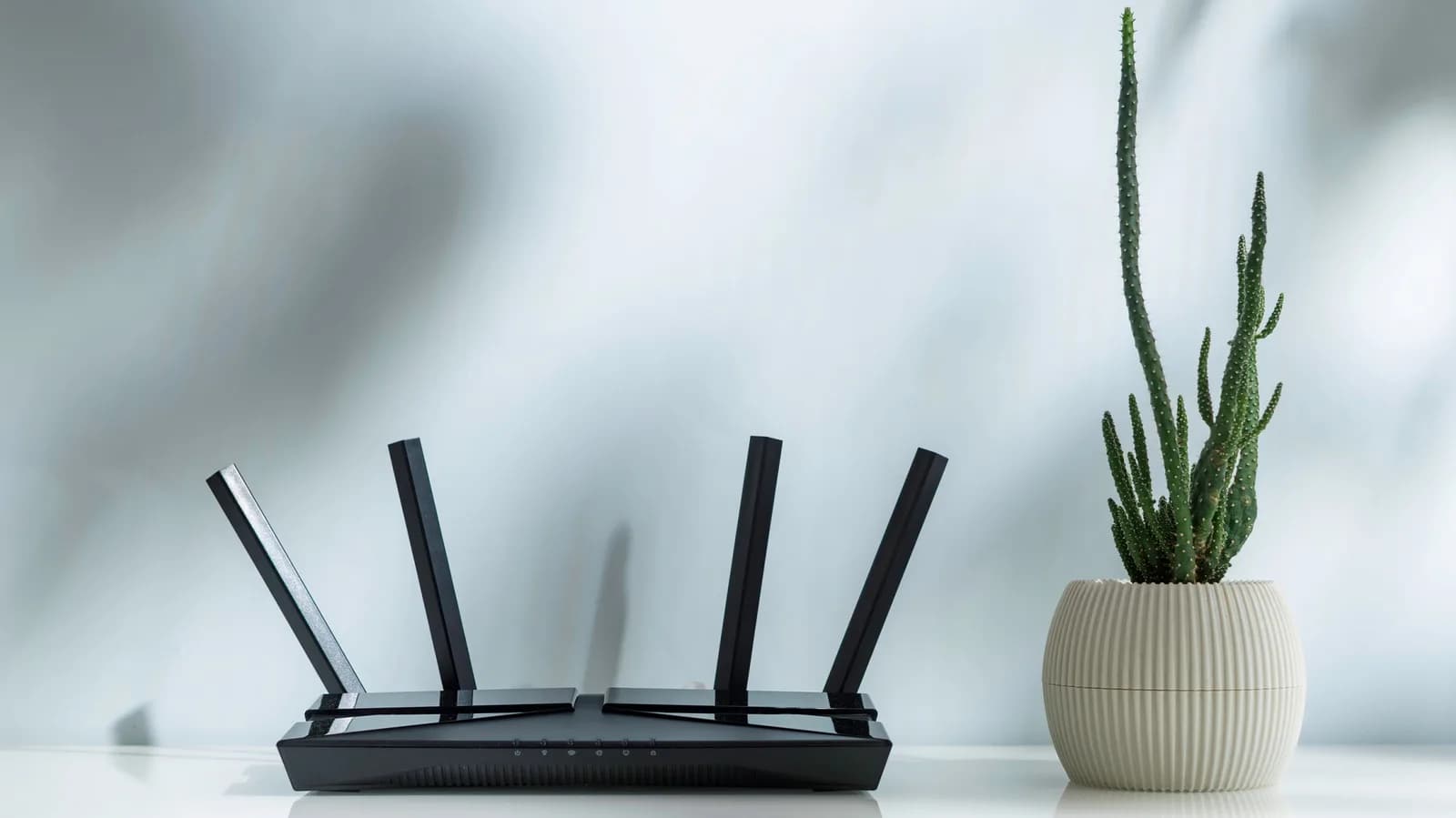 Router 天線唔係求其拗：香港屋企 Wi‑Fi 死位點樣排查