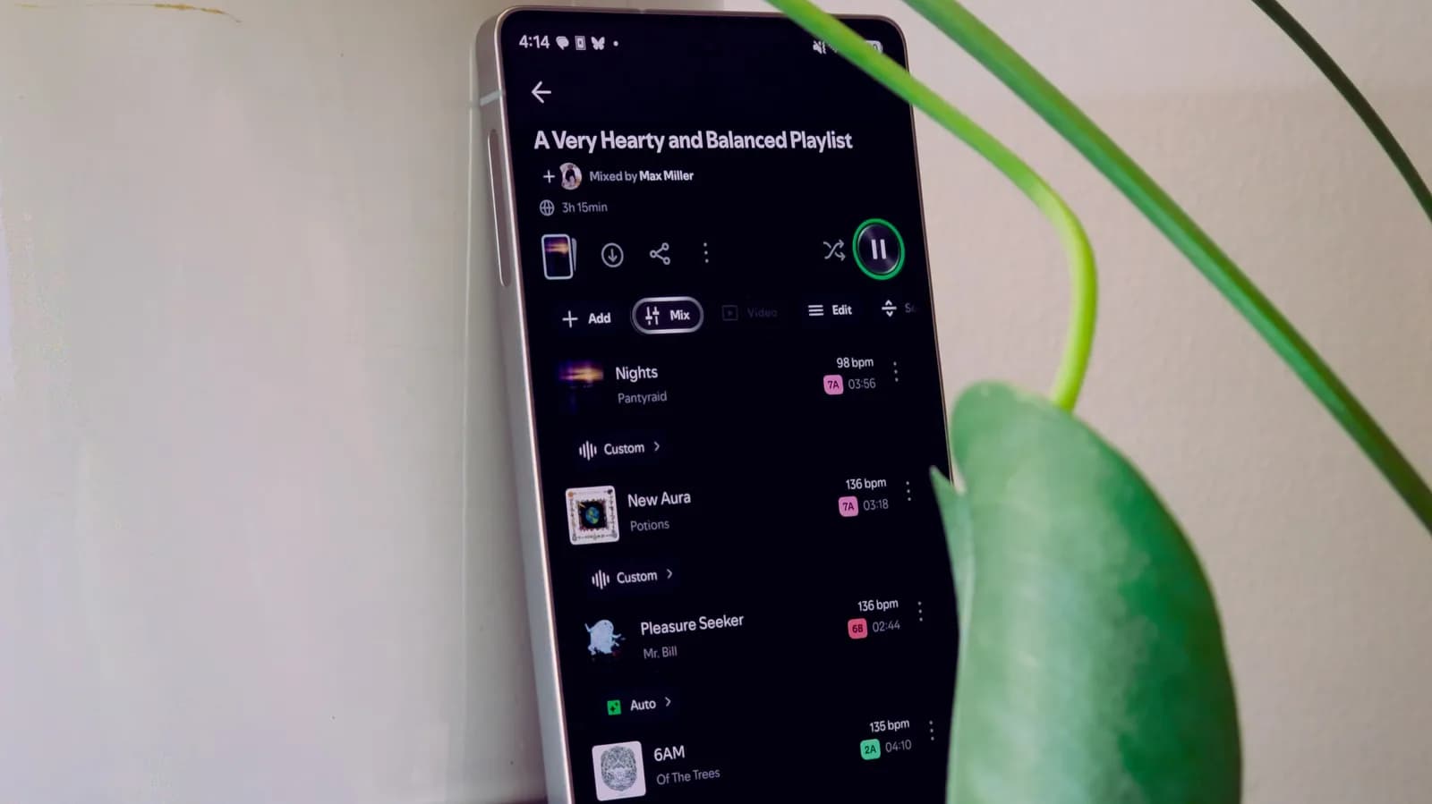 Spotify Premium 點開 Mix：用 BPM、key 同 EQ 整順成個 playlist