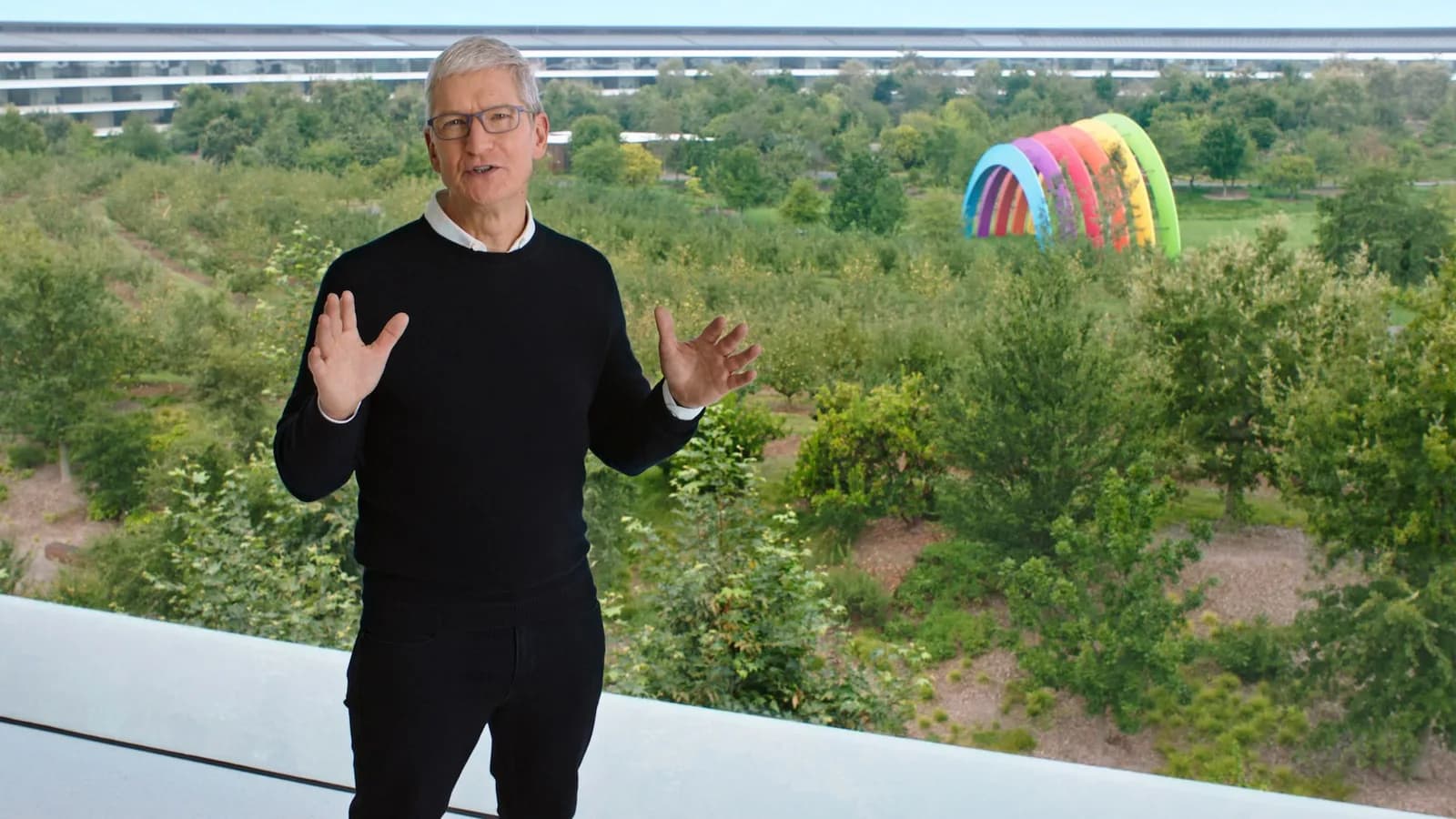 Tim Cook 掌舵 15 年，Apple 點由硬件生意長成服務帝國