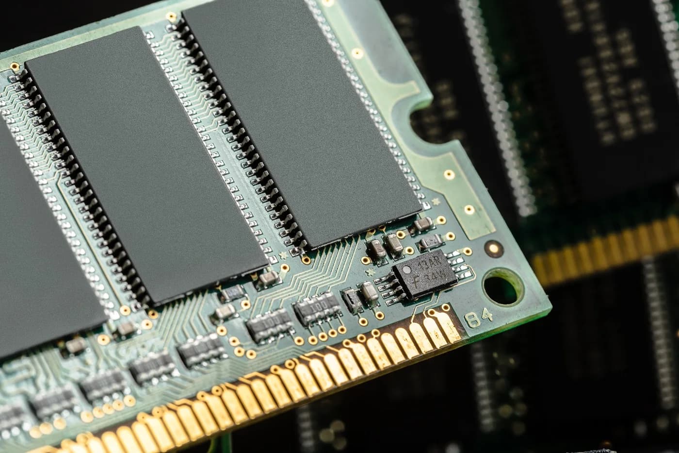 2026 下半年 RAM 繼續貴、SSD 升勢放慢：香港砌機同升級應唔應該等？