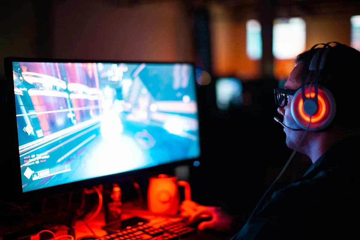 補幀顯示 60FPS 點解仲係唔順？DLSS、FSR、XeSS 門檻逐個拆