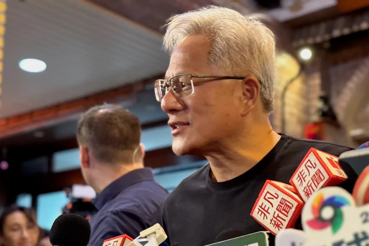 黃仁勳撐中國開放模型：Kimi K3 平價背後，企業要計清五筆數