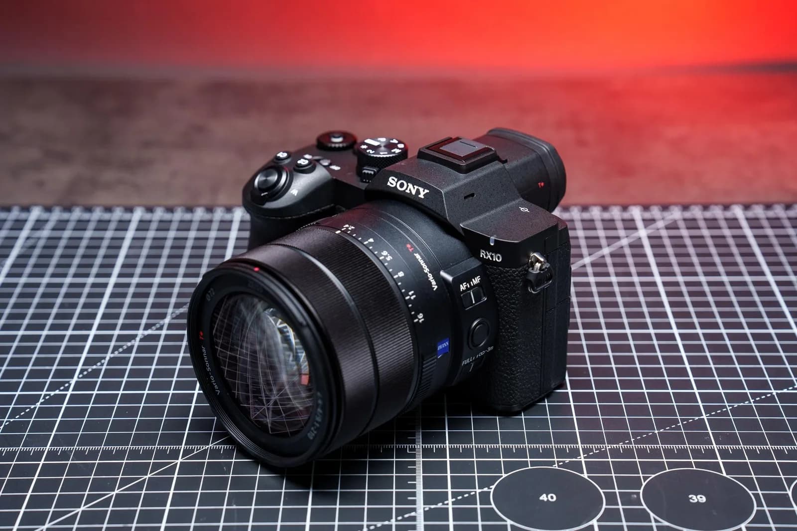 Sony RX10 V 回歸：手機長焦咁勁，仲值唔值買 US$2,300 superzoom？
