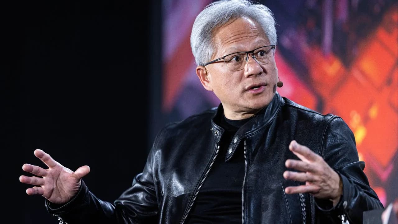 黃仁勳稱中國 AI 後門疑慮有誤：Kimi K3 開權重就等於安全？