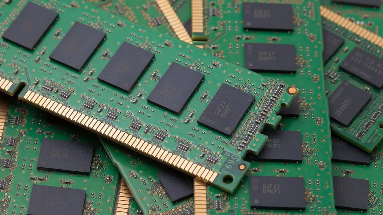 AI server 抽走記憶體產能：RAM、SSD 同 notebook 下半年未必平返