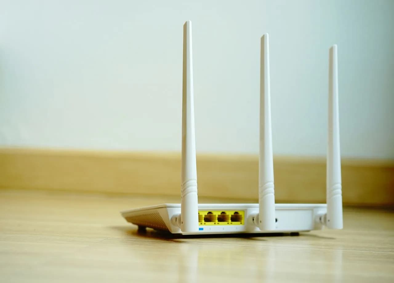 Tenda router 俾揭有隱藏 admin 後門：屋企 Wi-Fi 而家點自查