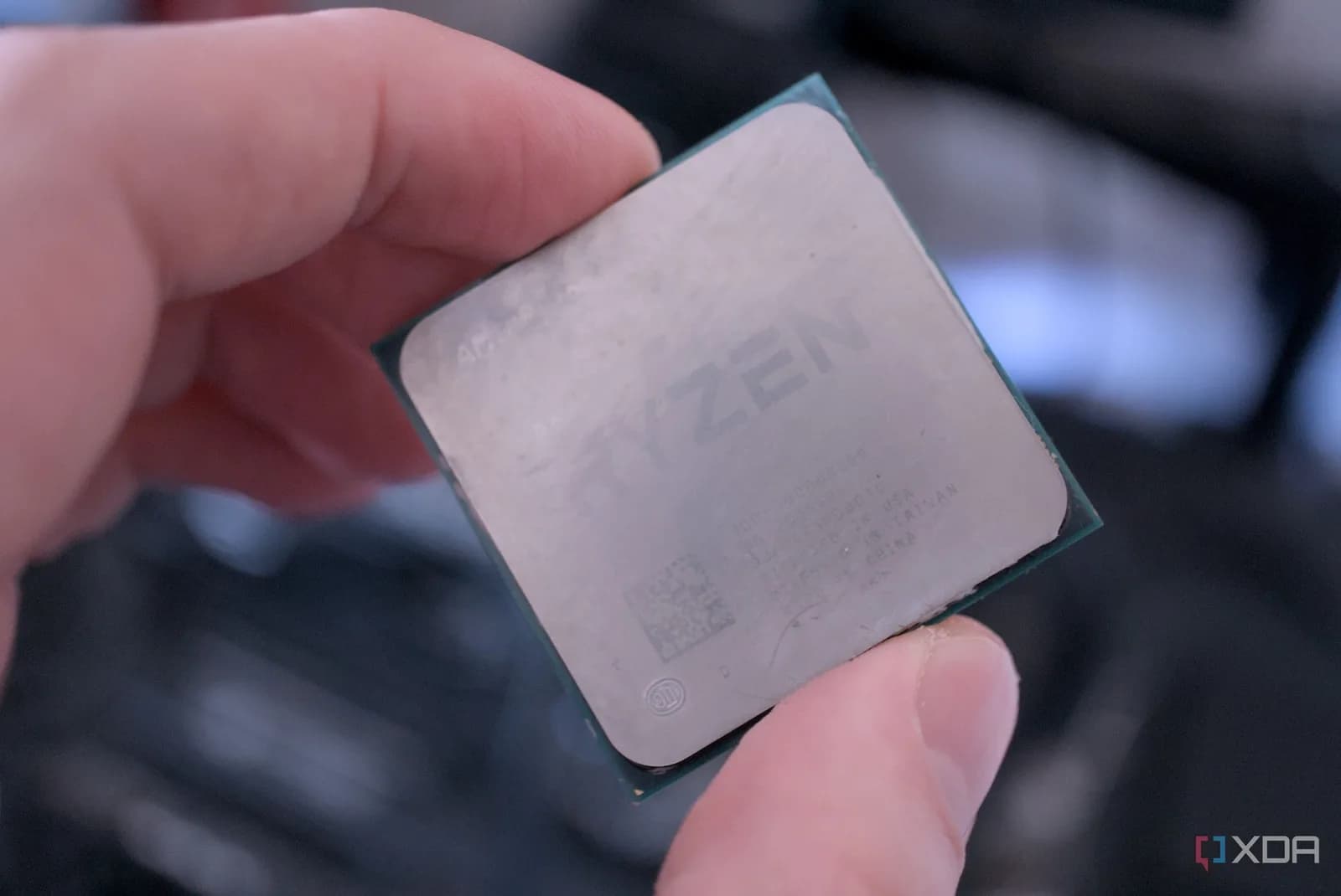 Ryzen 7 5800X3D 十周年版回歸：AM4 老機最後升級點揀？