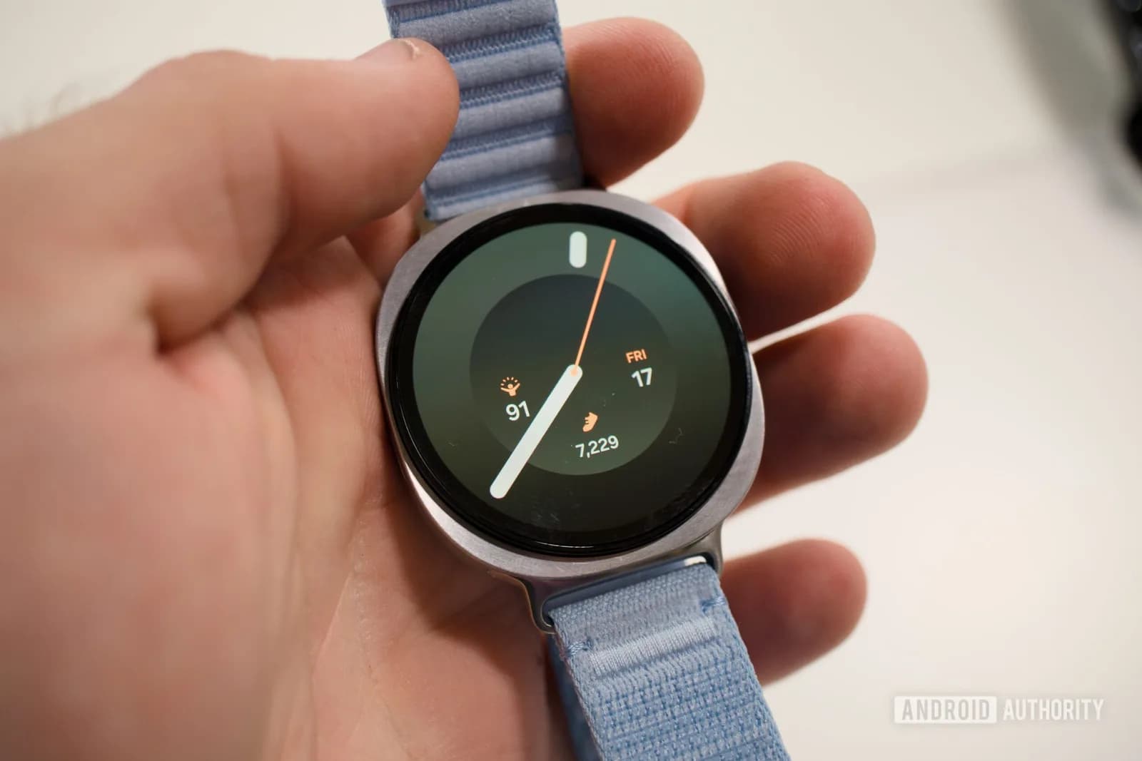 Galaxy Watch9／Ultra2 慢充回報增　原裝充電座都未必避到高溫降速