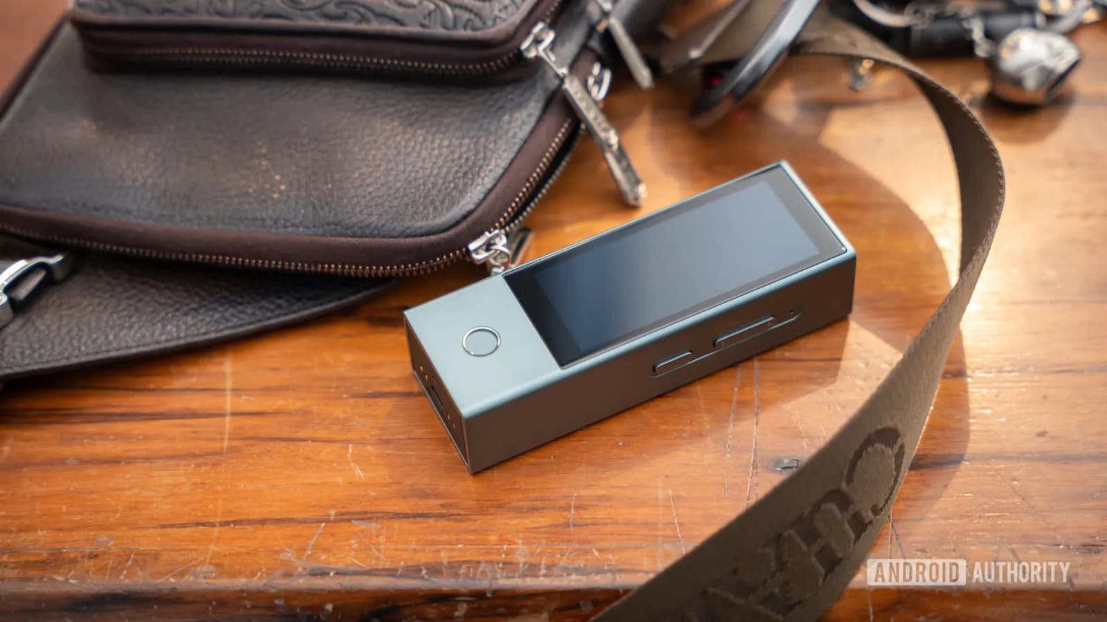 Timekettle X1 Meeting 賣 US$849，貴價 AI 翻譯機真係贏手機 app？