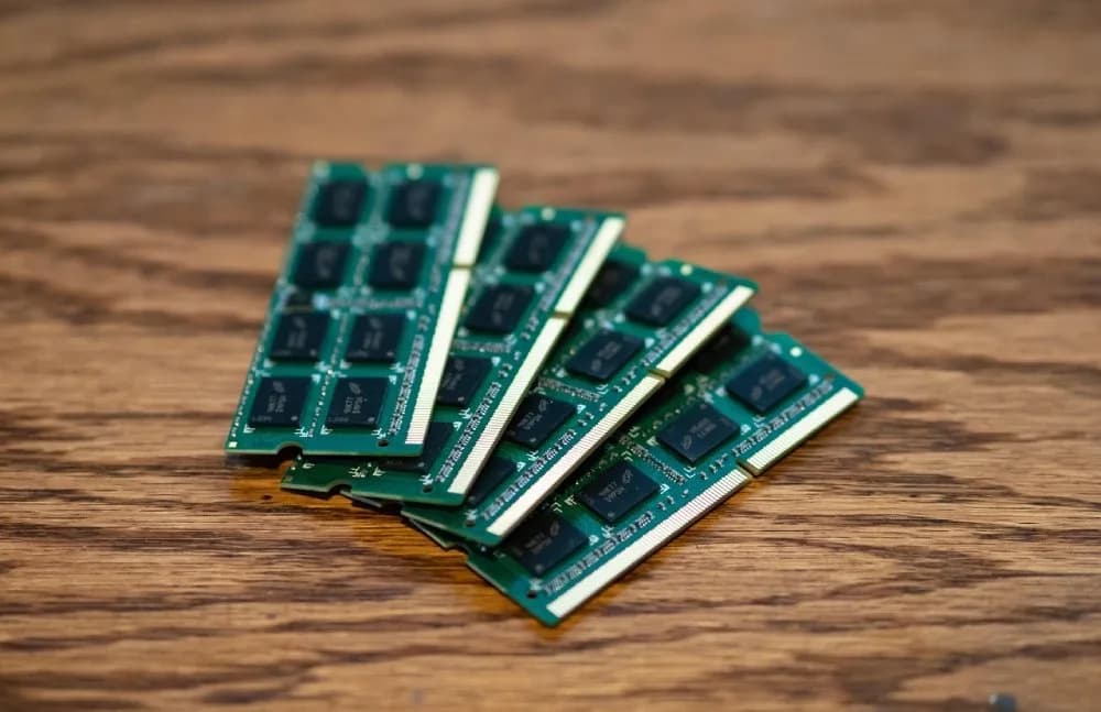 AI server 搶 RAM 產能，DDR5 港報價高企，砌機升級點部署