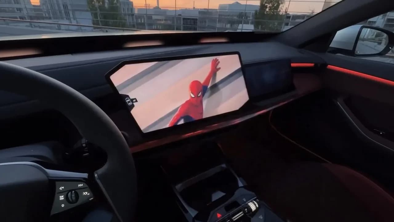 BMW 推蜘蛛俠動畫入車機：全屏要手動播，開機先見宣傳 banner