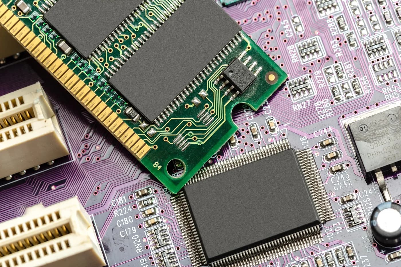 企業級 SSD 食咗近半 NAND 容量，長江存儲衝上出貨第三代表咩？