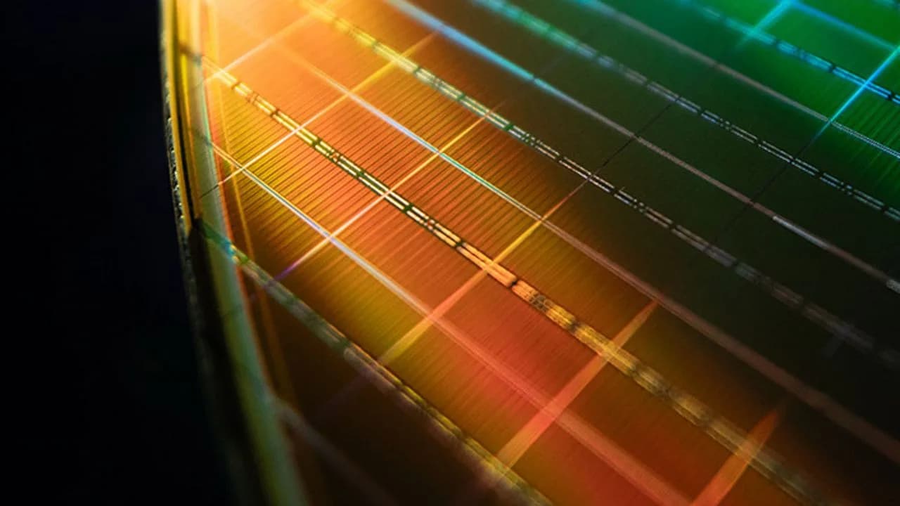 南亞科工程師涉嫌用零食藏全景相機，無線訊號點樣鎖定內部偷拍