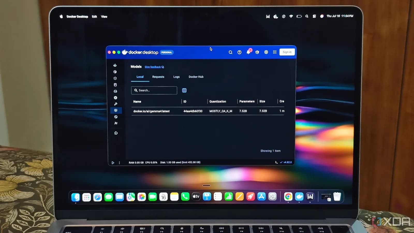 AI 模型蒸餾點令 coding model 塞得入 laptop？同量化差喺邊
