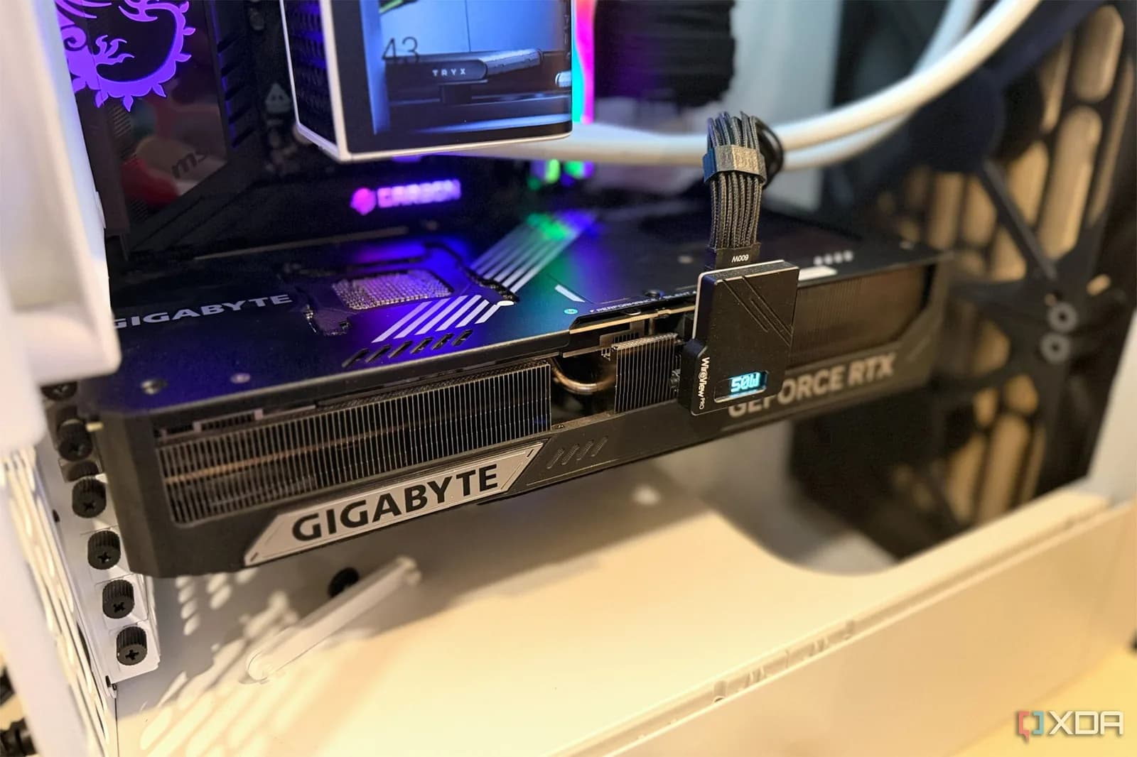 RTX 5090 嘅 VRAM 拎嚟頂 RAM？WSL2 跑到，但代價唔細