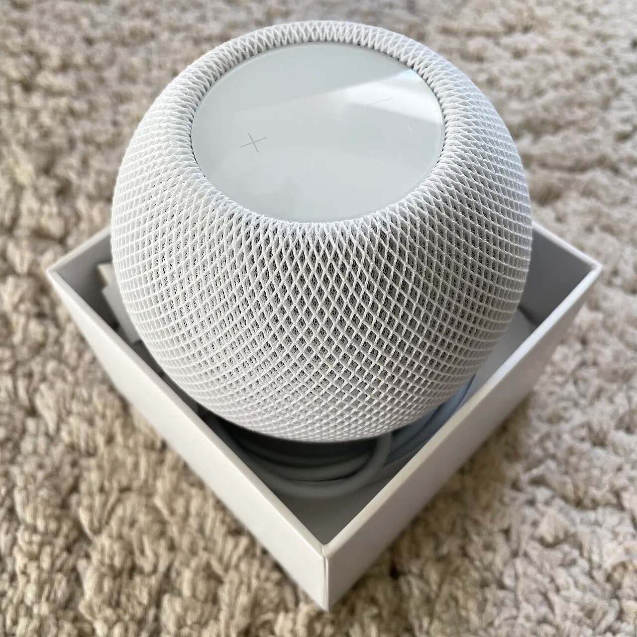 第四代 Apple TV 4K 開價 299 美元，評論指舊機亦有 Siri AI