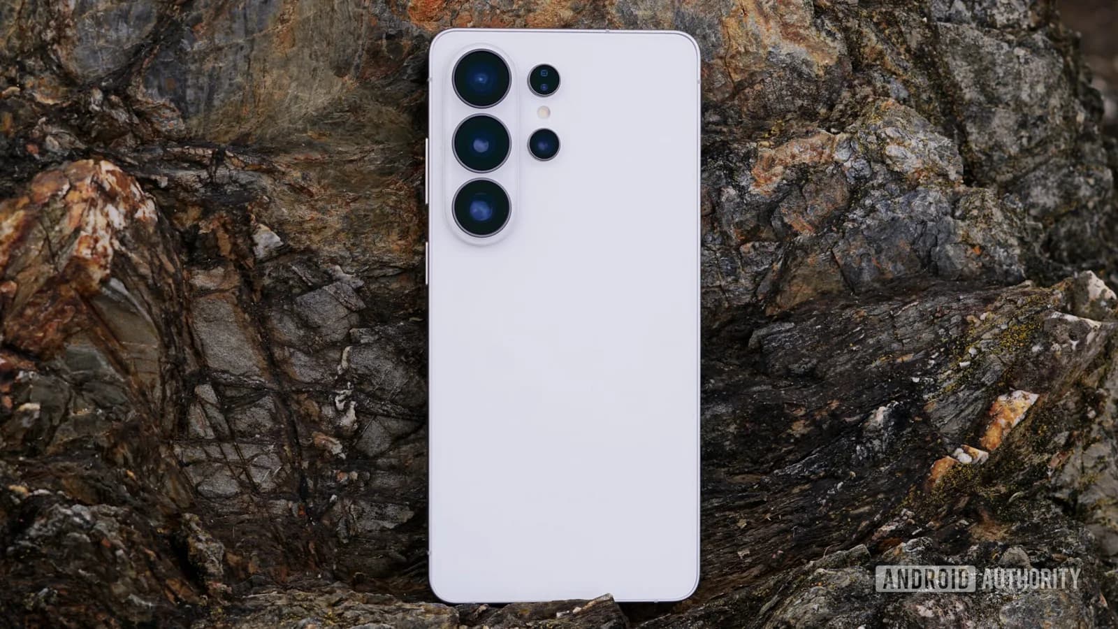 Galaxy S26 Ultra 續航反轉:5,000mAh 冇加大,點解反而耐用?