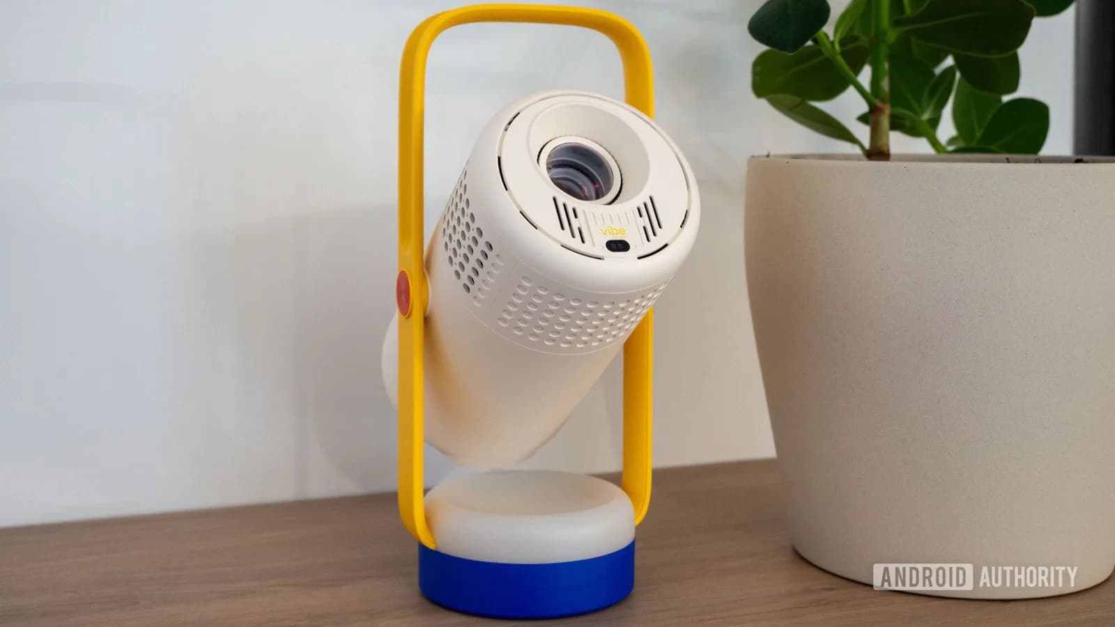 Google TV 投影機開始似電視替代品,香港細屋買前要計清楚