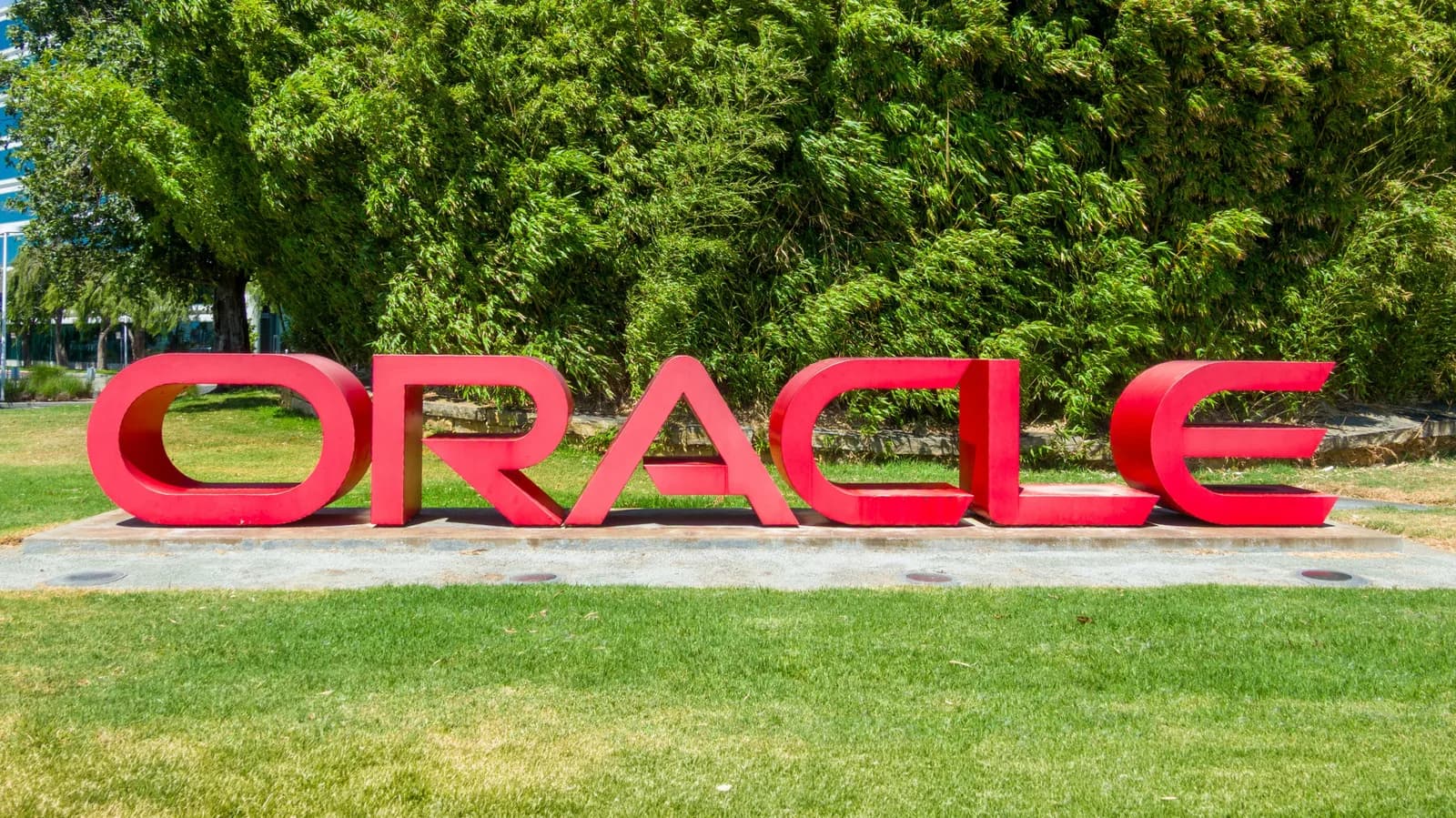 Oracle 一年少咗 2.1 萬人,AI 基建熱背後係成本重新分配