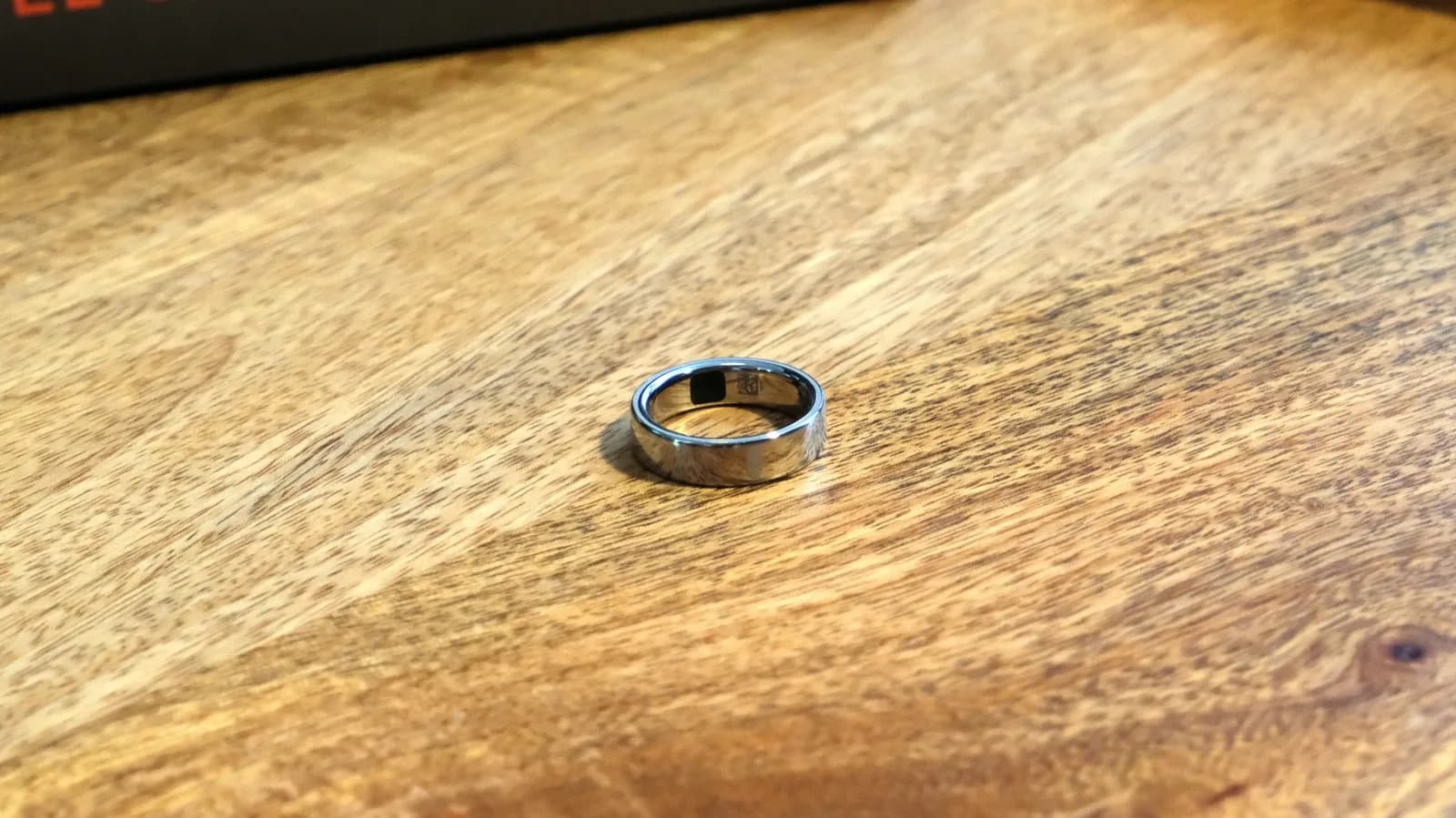 Oura Ring 5 香港有售:體積細咗 40%,但最貴未必係隻戒指本身