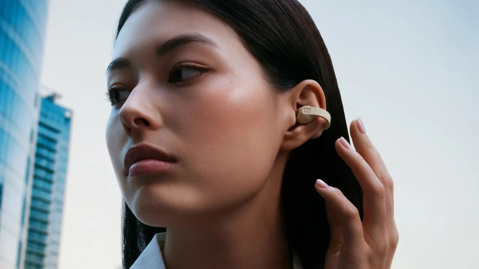 Sennheiser Accentum Clip 入局:夾耳式 open-ear 耳機終於打續航牌