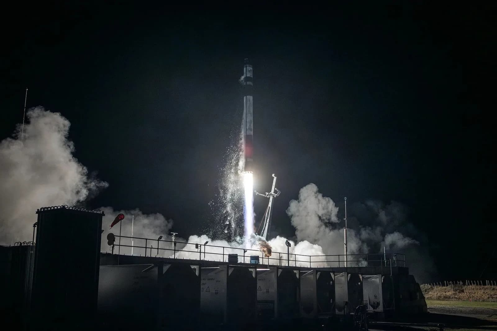 Rocket Lab 同 Iridium 簽收購協議:低軌通訊唔只得 Starlink