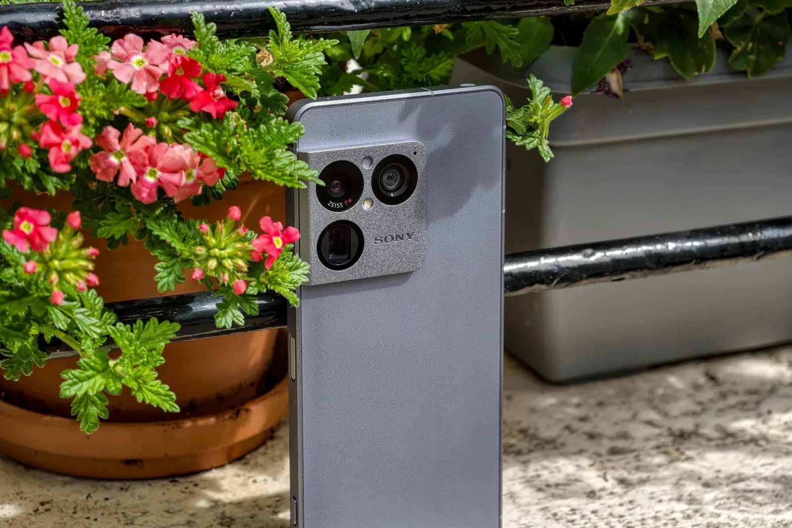 Sony Xperia 1 VIII 評測出爐:仲有發燒味,但高價難令人收貨