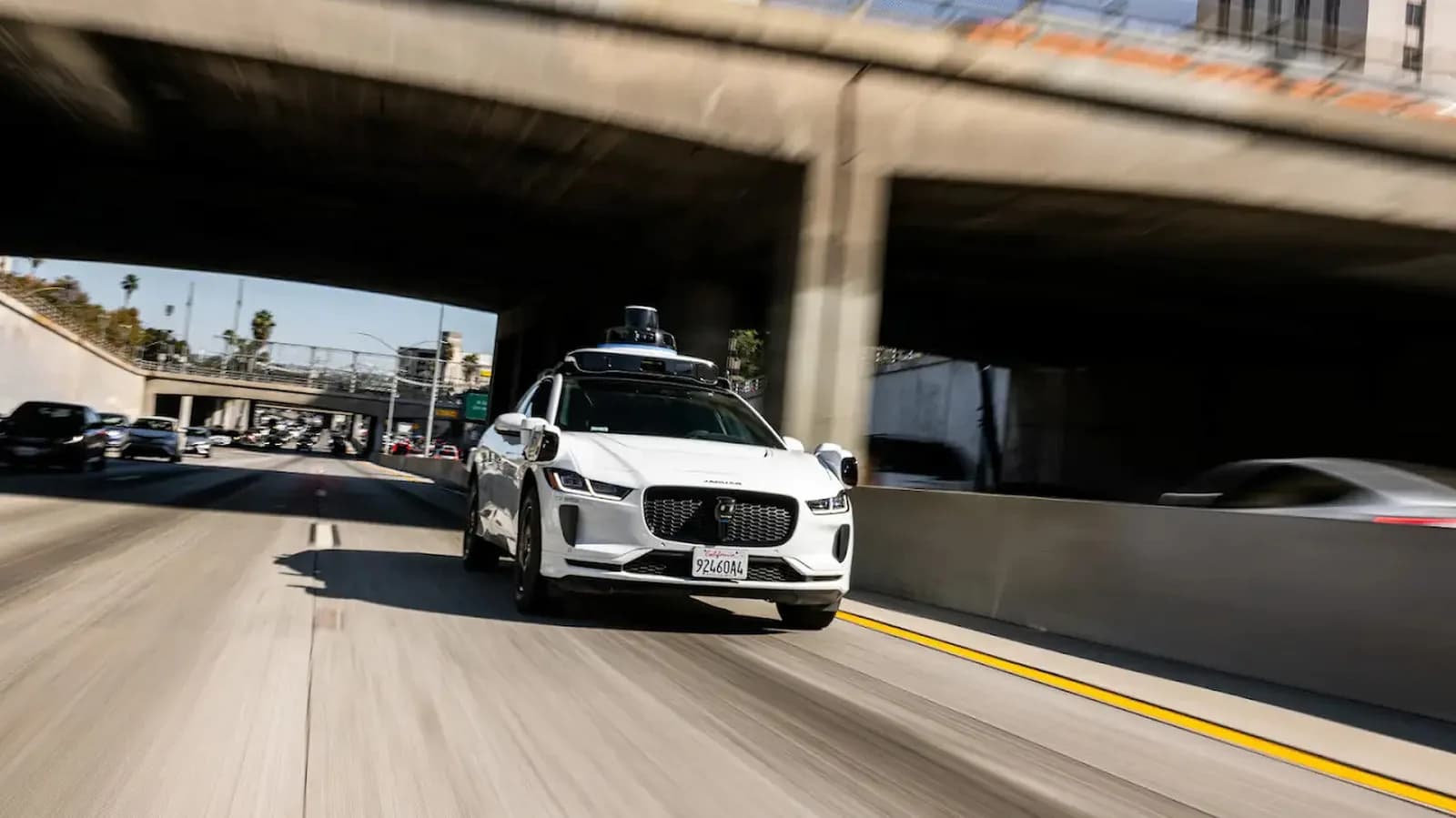 Waymo 高速公路載客由 Phoenix 分階段復駛,施工封路漏洞點修