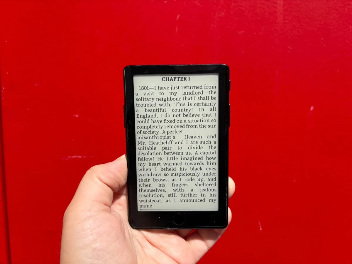 Xteink X4 Pro 加燈加觸控:細過 Kindle,通勤睇書啱唔啱?