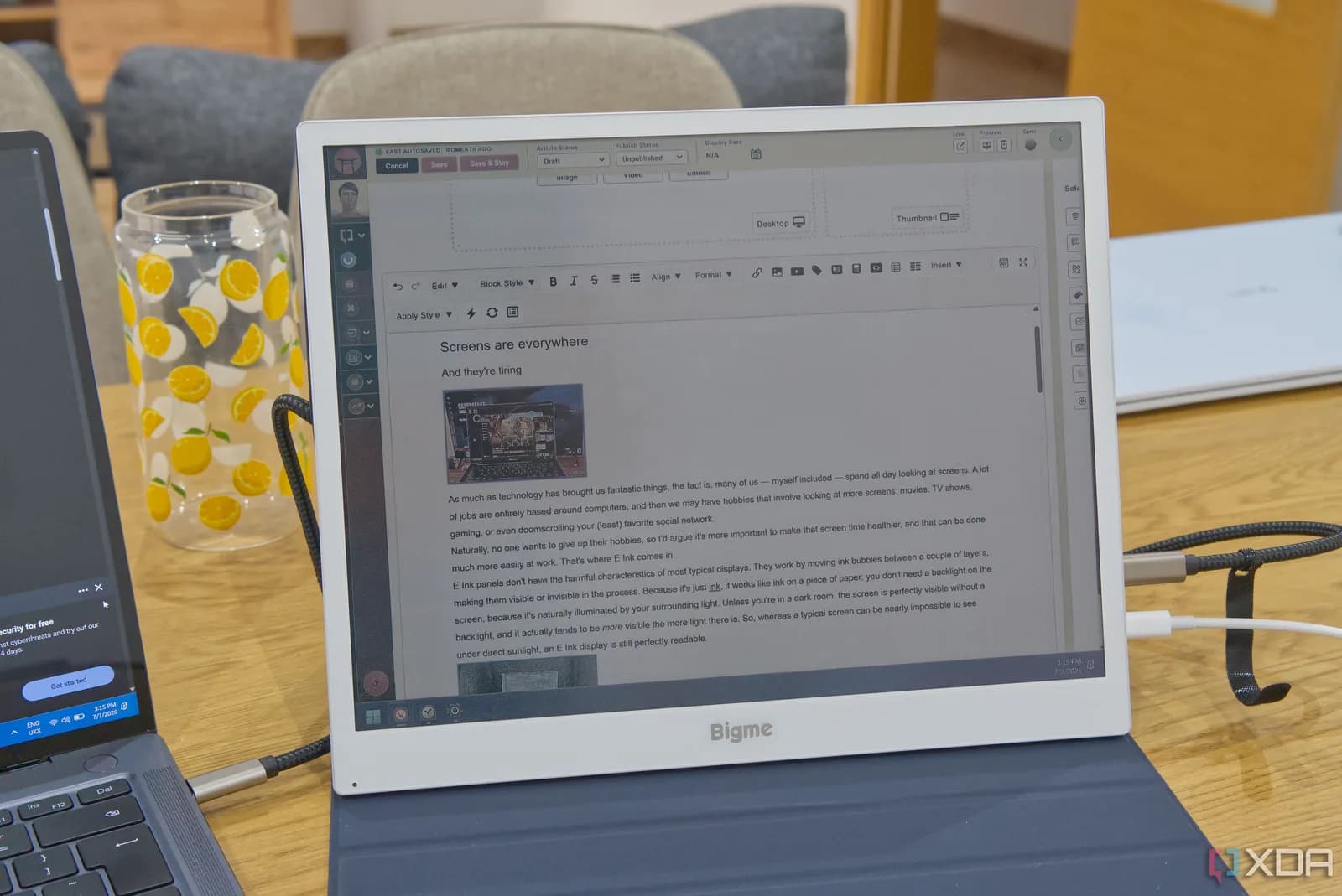 E Ink monitor 望落好護眼,長時間文書同 coding 真係啱邊個買?