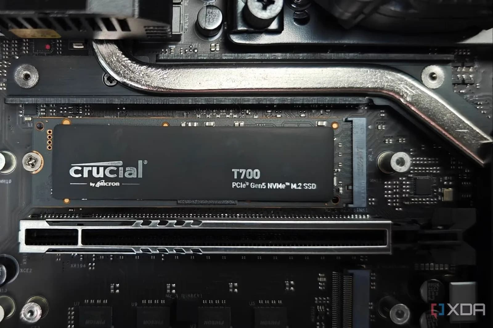 NVMe SSD 跑分得一半?先查清 PCIe x4 同主機板分線