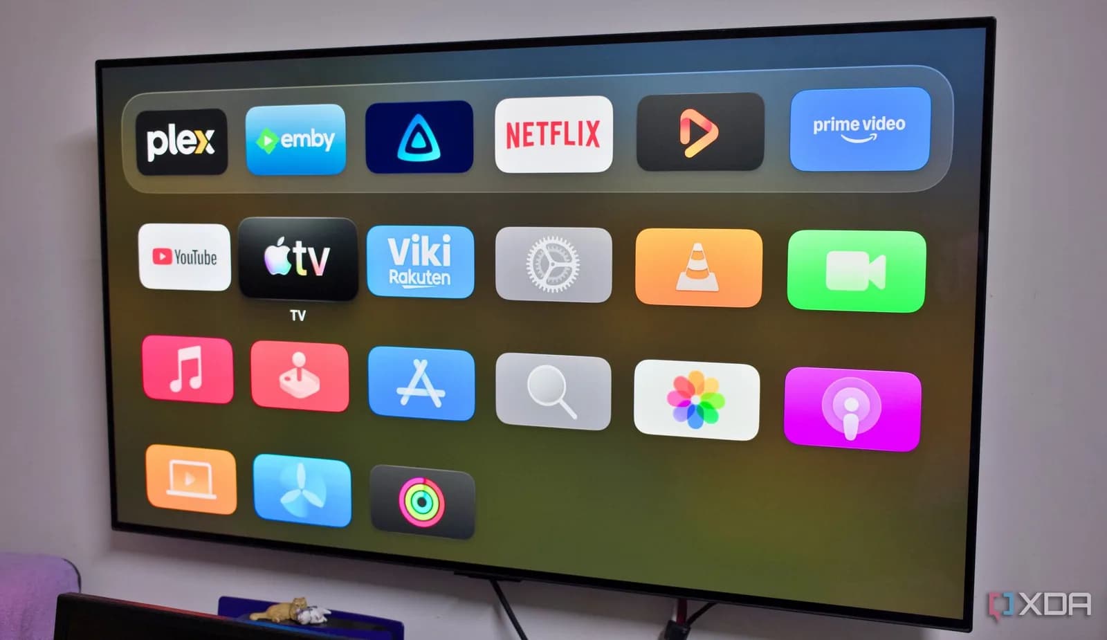 Plex 太商業、Jellyfin 又太麻煩?Emby 呢個中間方案值唔值得用