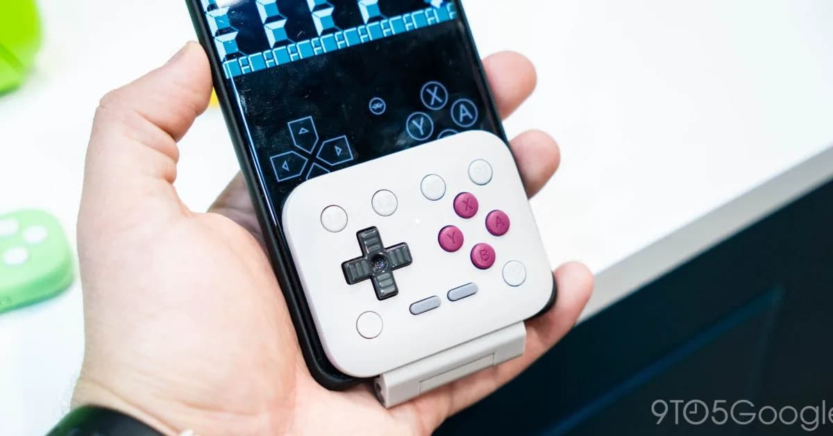 8BitDo FlipPad 開賣:31.5g 摺疊手掣令手機變直向復古掌機