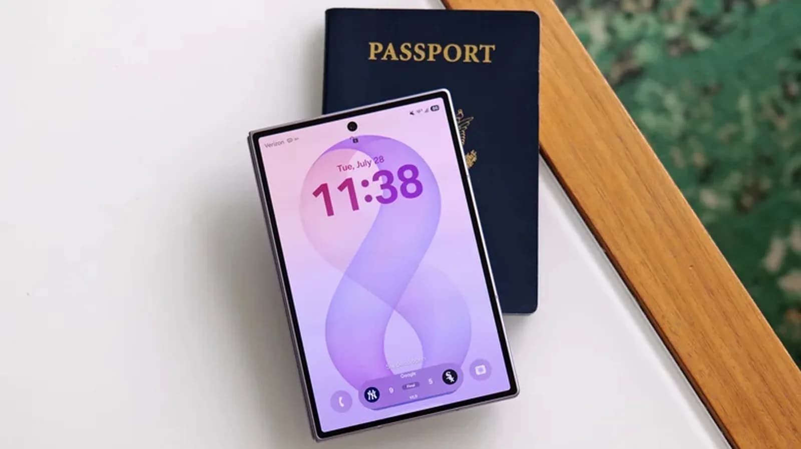 Galaxy Z Fold 8 定 Fold 8 Ultra?港價差 $1,600,實際點揀