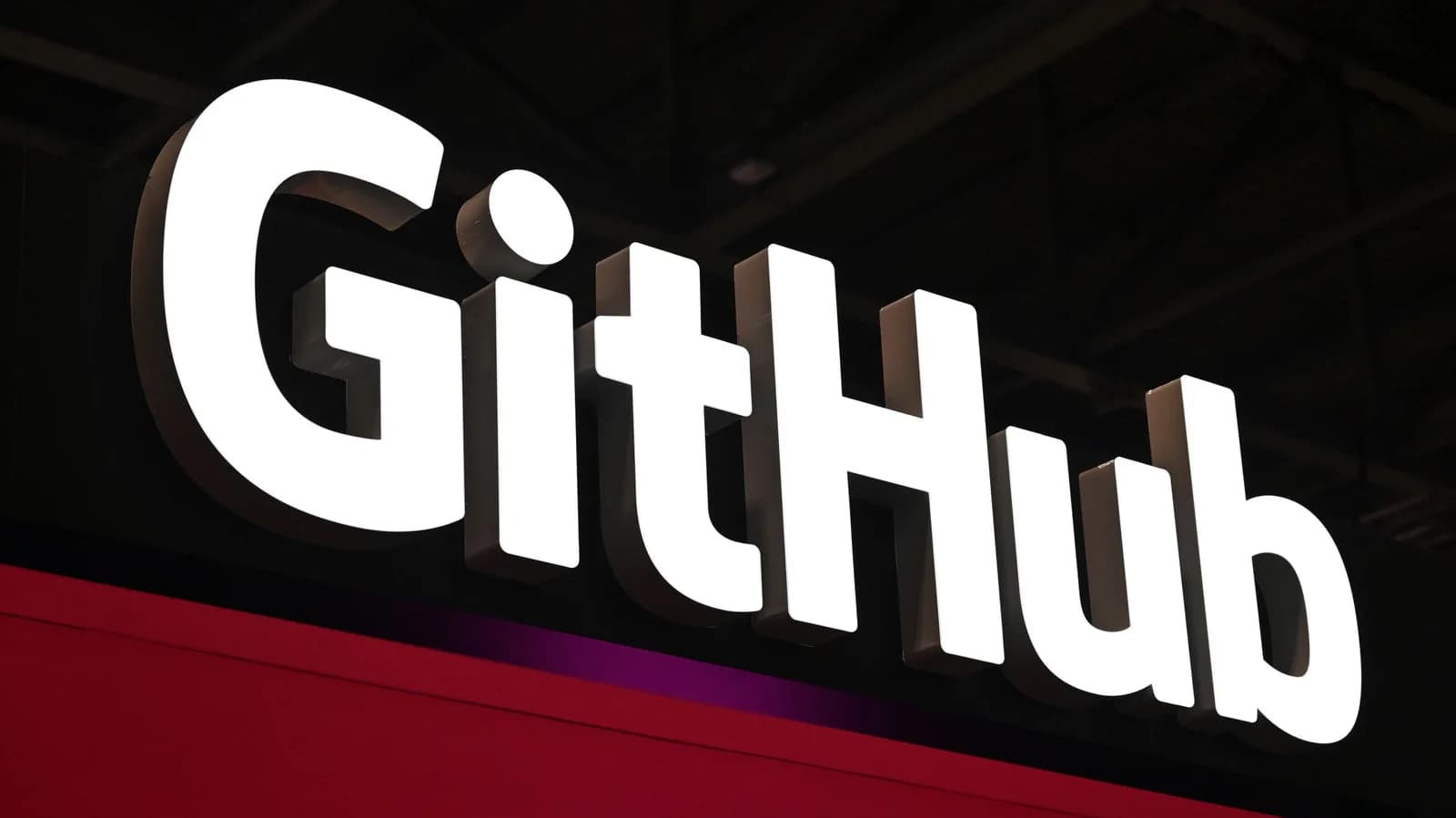 GitHub 四個月 commit 倍增:AI coding agent 點樣推高平台壓力