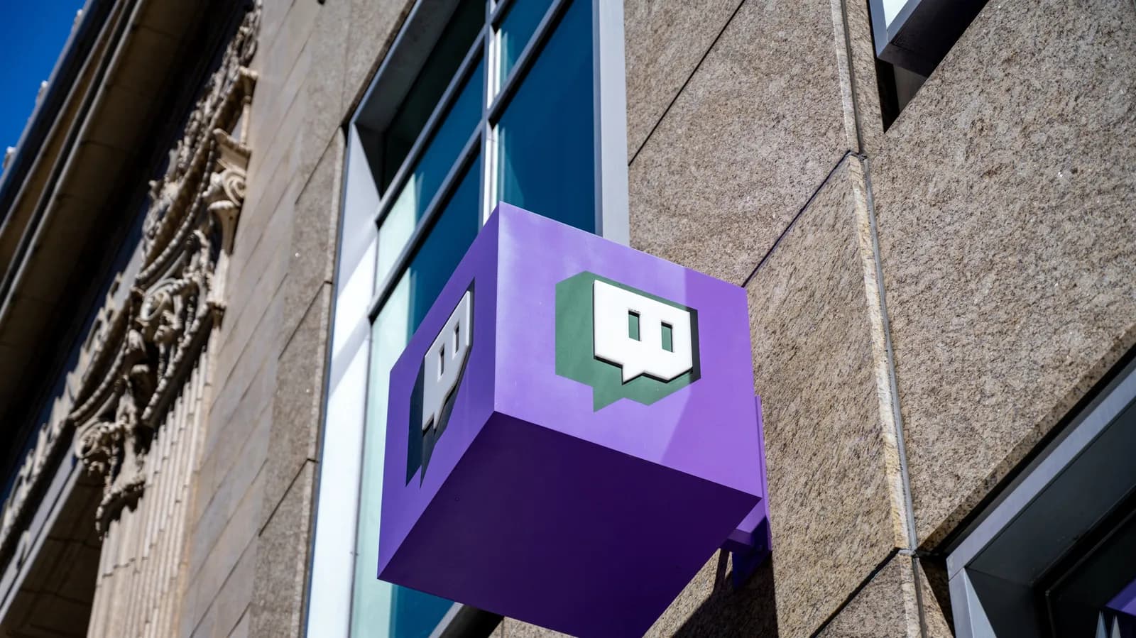 Twitch 預設拎創作者內容訓練 Amazon AI:點關設定,同點解關咗都未夠